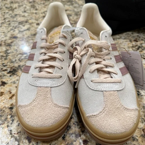 adidas Gazelle Women’s Cream Suede Sneakers with Mauve Stripes - Picture 2 of 7